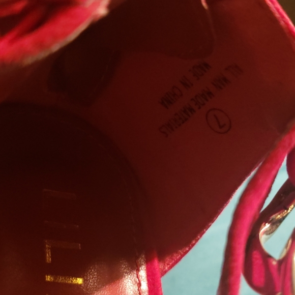 Liliana Brand Red/Gold Heels Size 7 - Picture 5 of 5